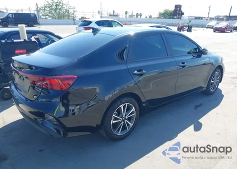 2024 Kia Forte Lxs z USA, uszkodzony, nr VIN 3KPF24AD8RE772411